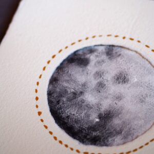 detalle luna pequeña de acuarela